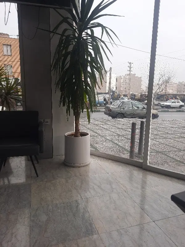 واحد۱۳۰متری فلکه اول همکف تک واحدی
