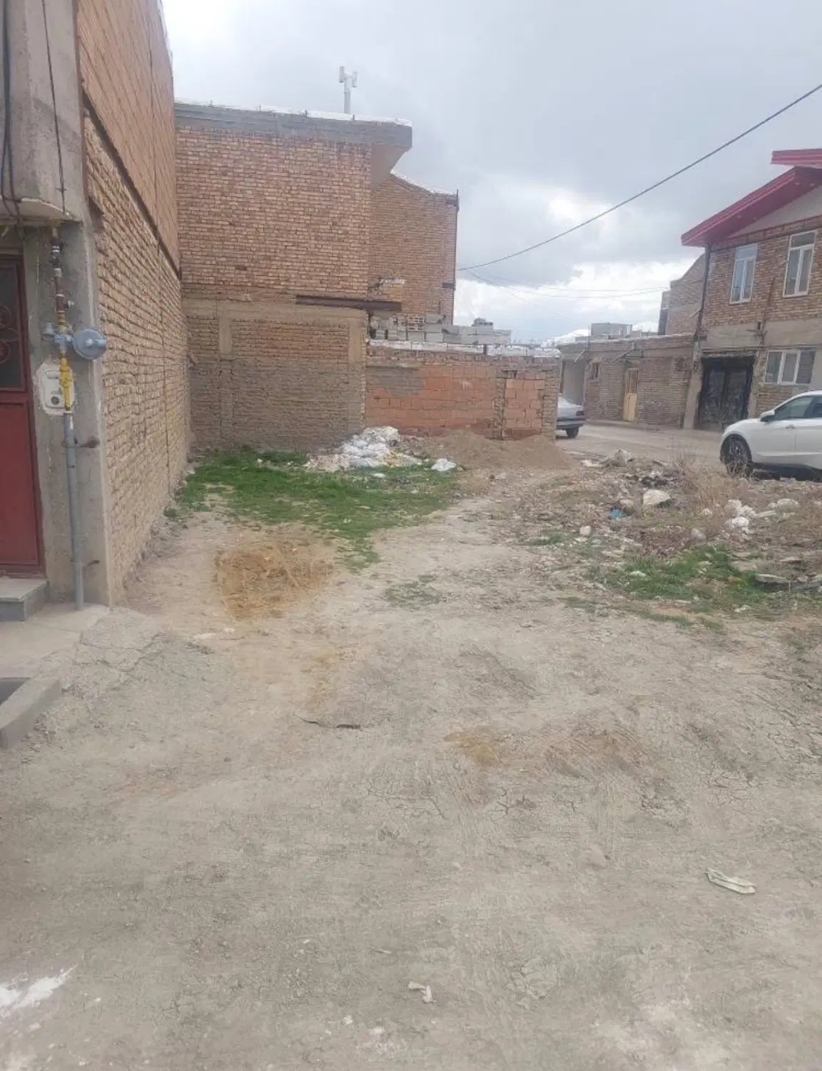زمین ۹۲ متر در کشمش تپه دو بر با پروانه ساخت
