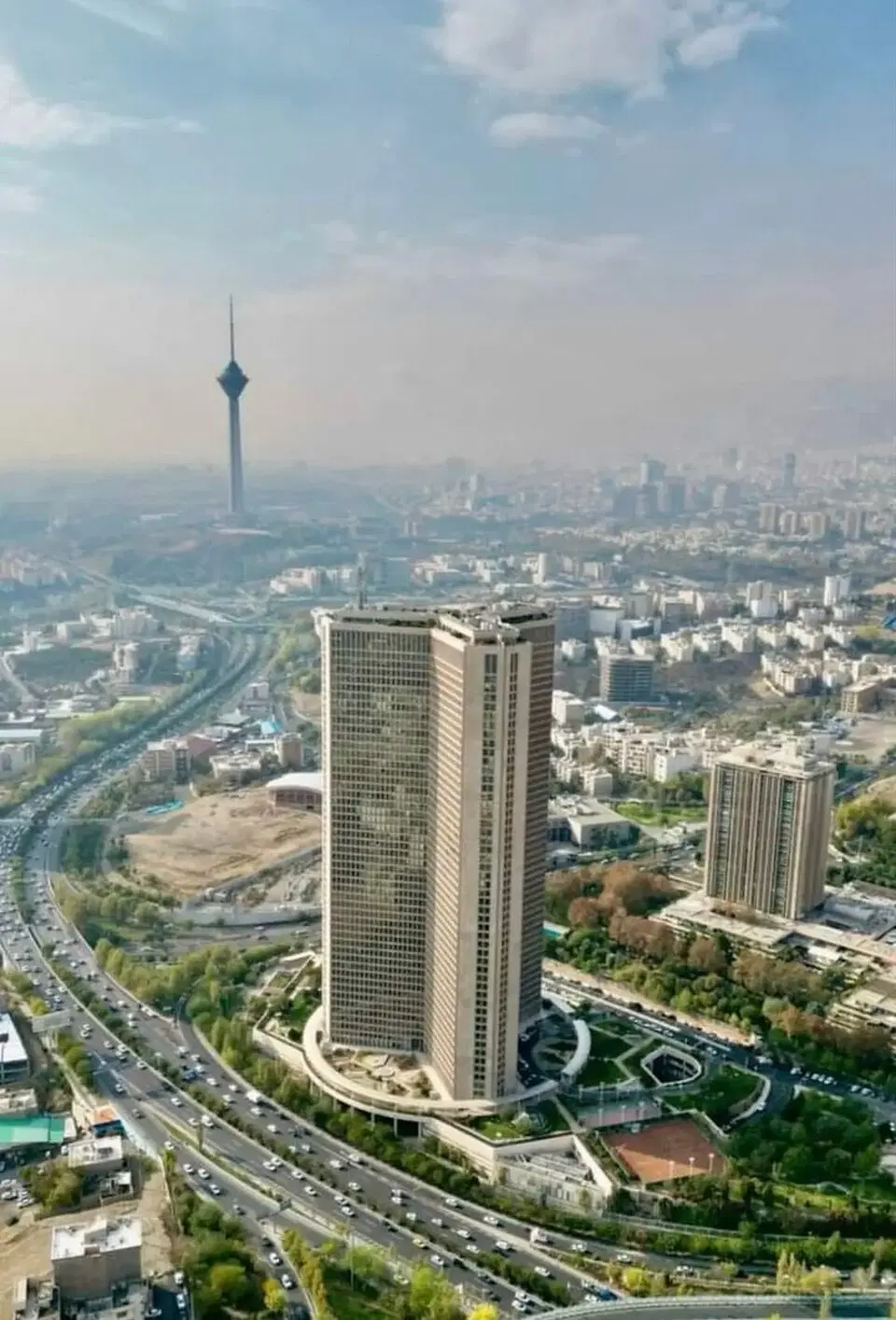 فروش واحد ۱۸۰ متری سه خواب_میدان کتاب_خوش قیمت