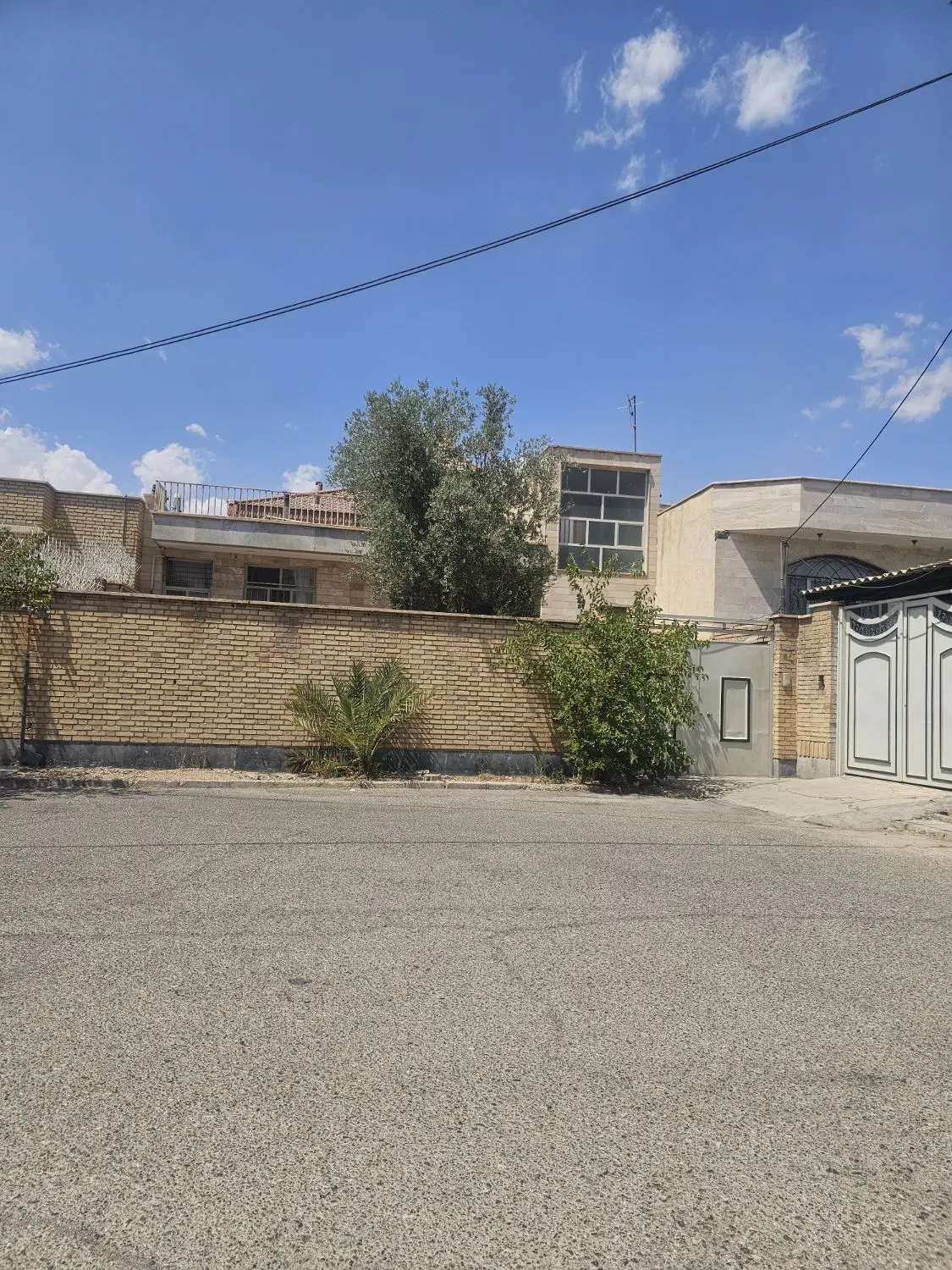 فروش ویلایی ۲۰۰ متره بیست متری وحدت
