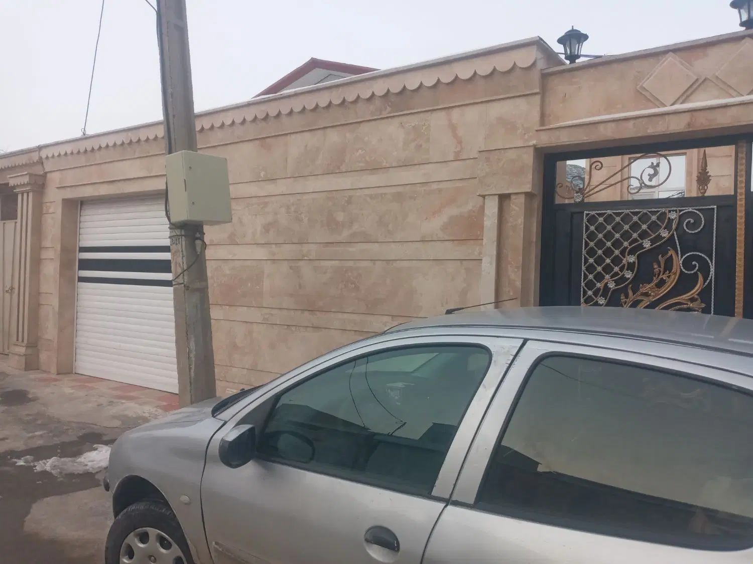 ساختمان ۲۵۰ متر دو طبقه زمین شهری