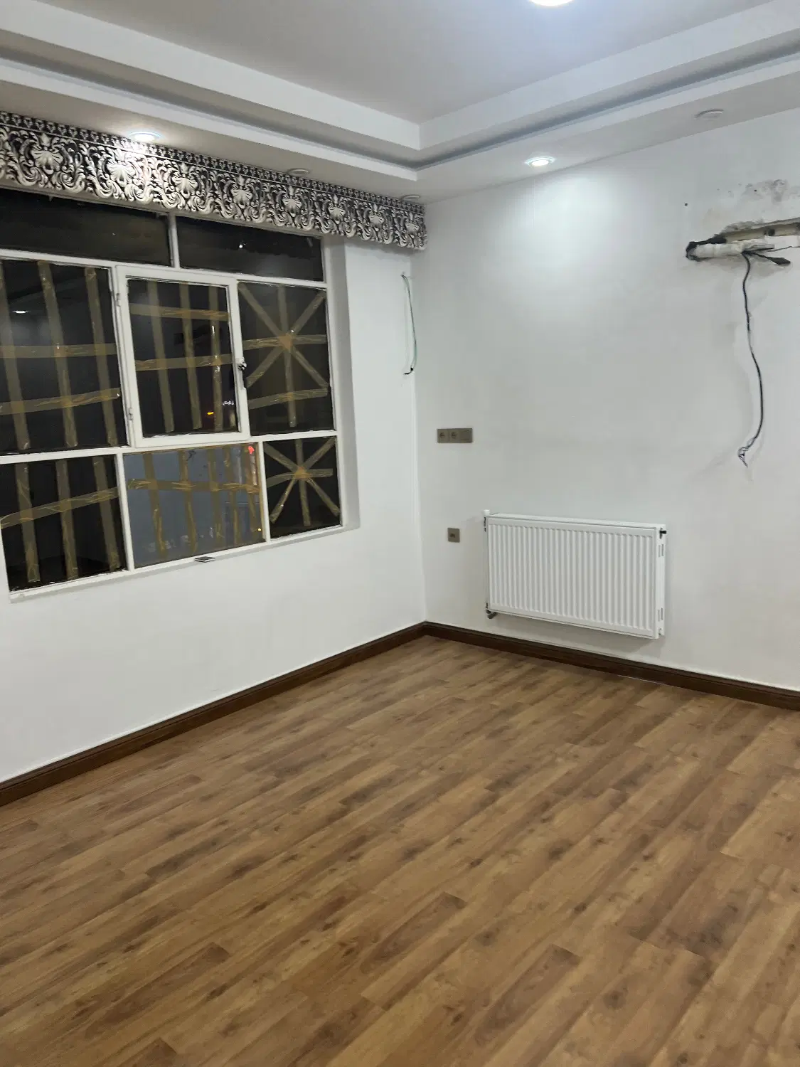 ۷۰متری تلار پارچه قیمت مناسب املاک افلاکی