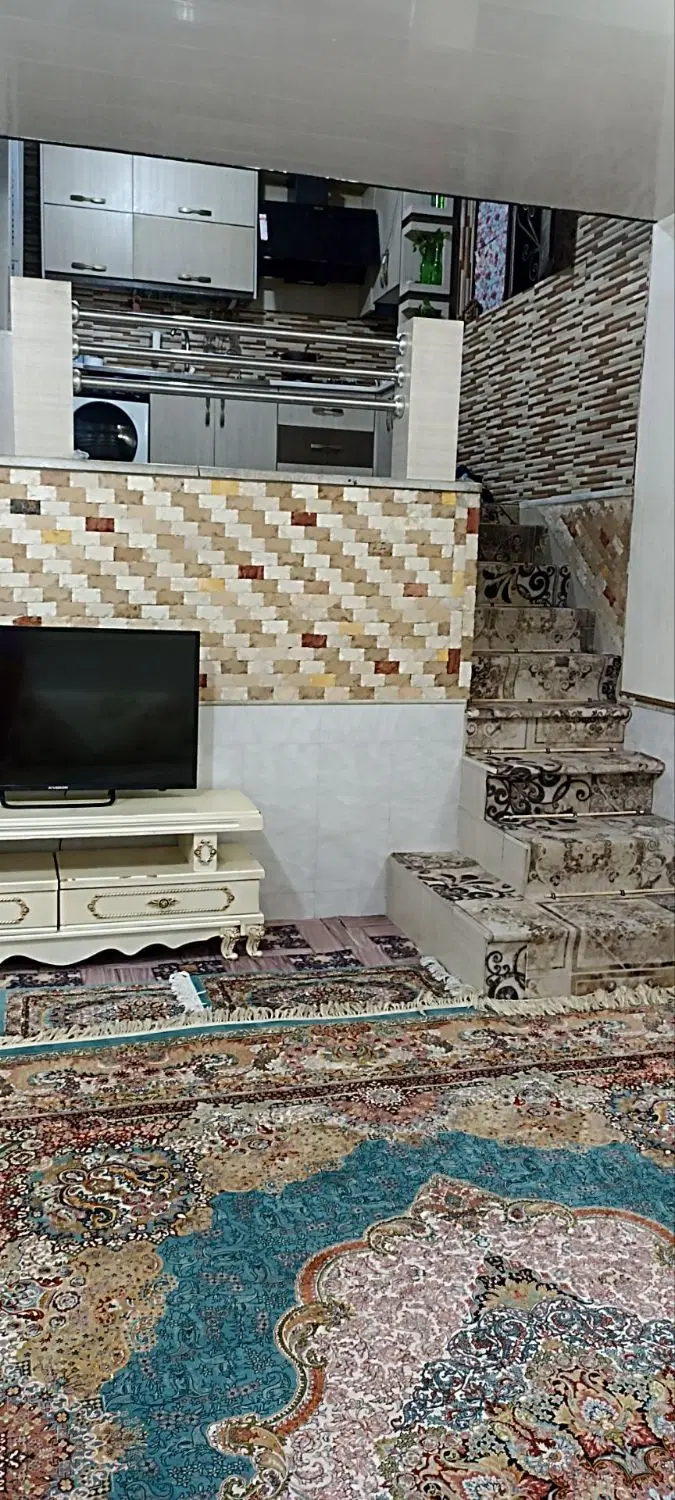 فروش خونه دو طبقه در خیابان کارگر