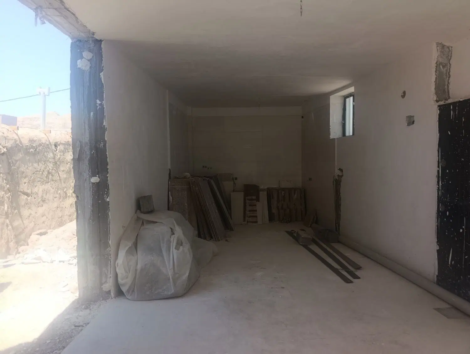 یک باب منزل نیمه کاره