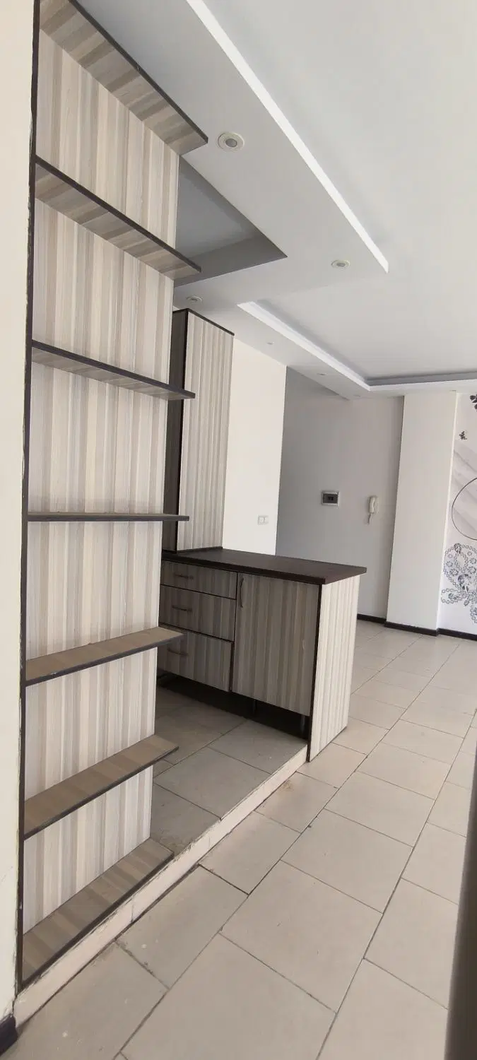 رهن و اجاره ۷۸ متر فاز ۵ جنوب با پارکینگ و انباری