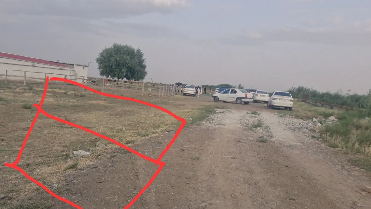 زمین تجاری مسکونی ۱۰۰متر نبش خیابان ۲۰متری