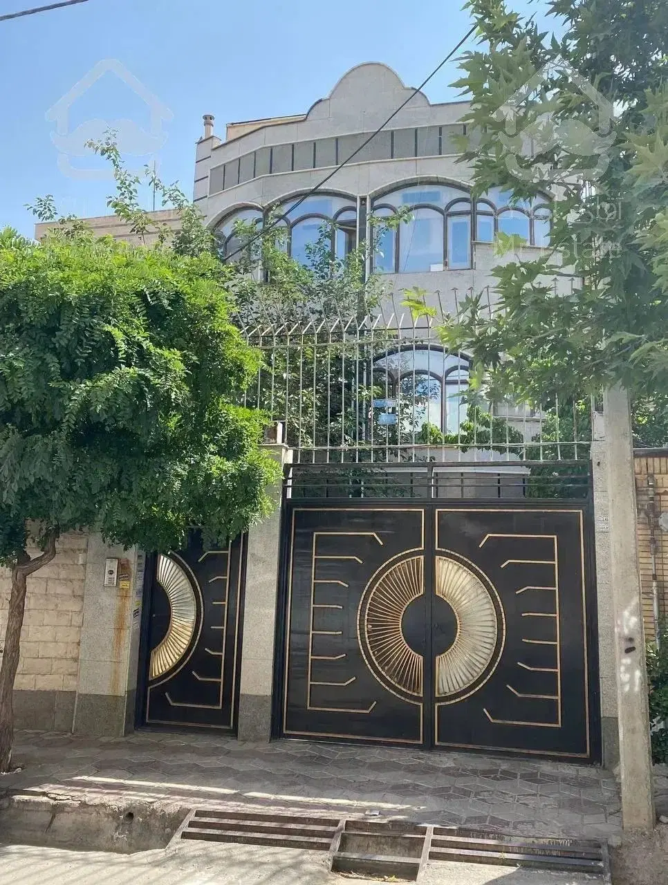 ویلایی 340 متر  عرض 13.5متر بین معلم وفرهنگ