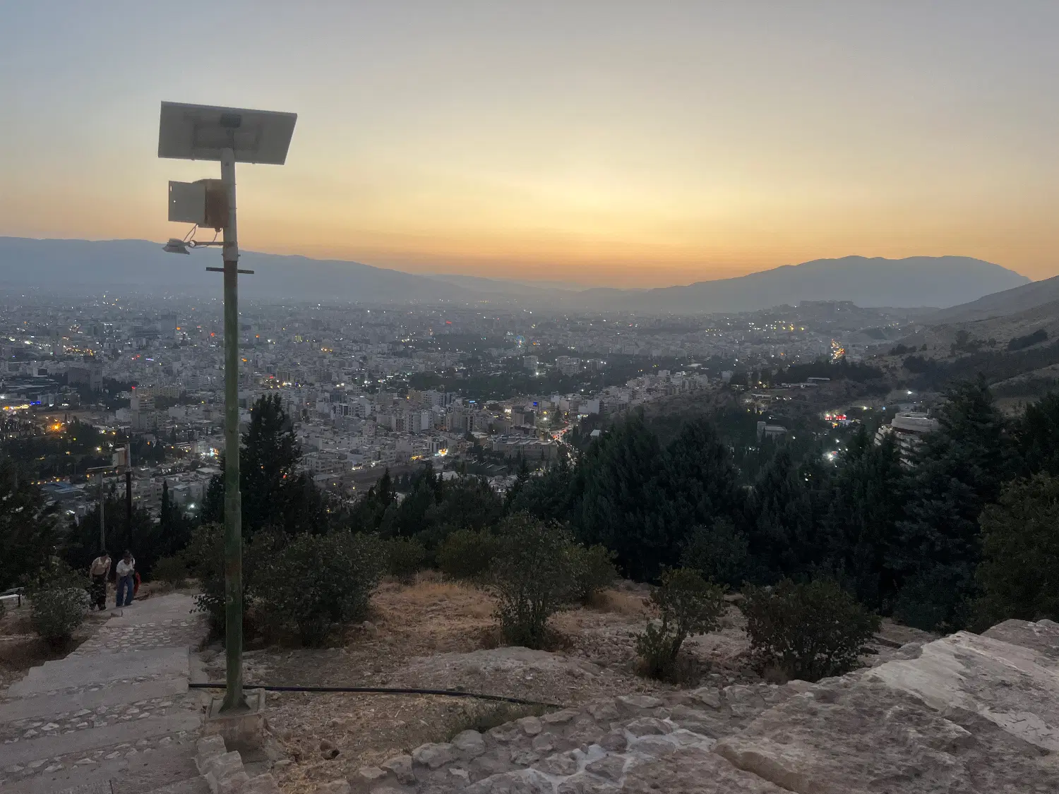 زمین بنه گز