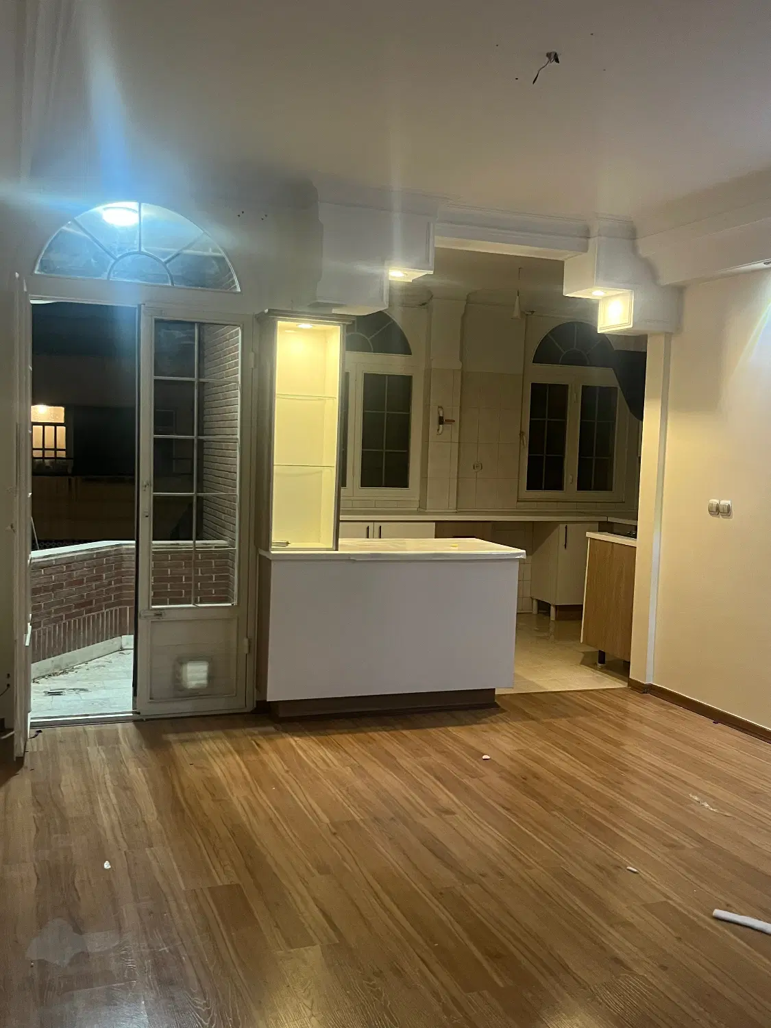 ایرانشهر 85متر 2خوابه(رهن کامل)