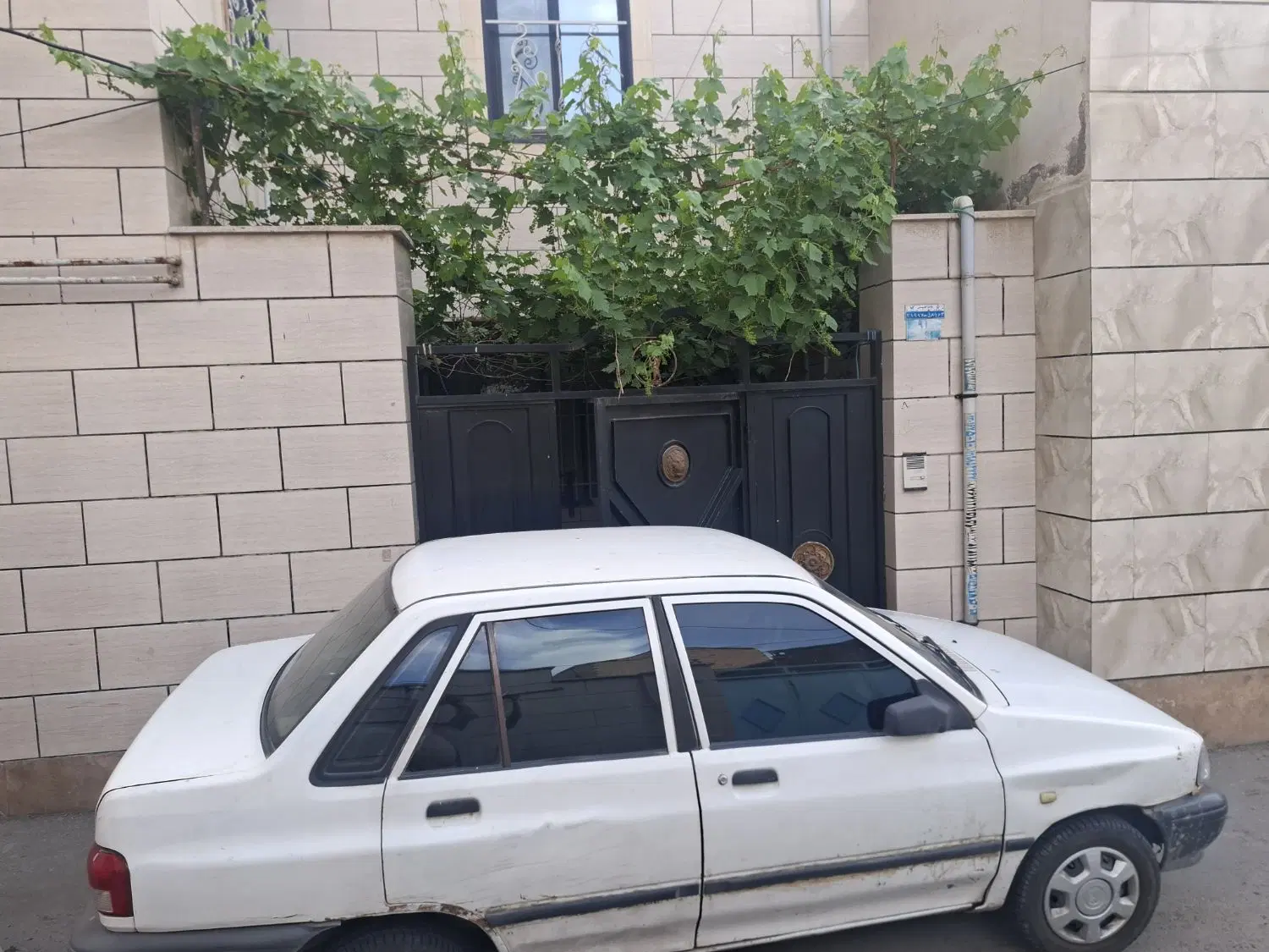 یک واحد ۹۰ متری ویلایی