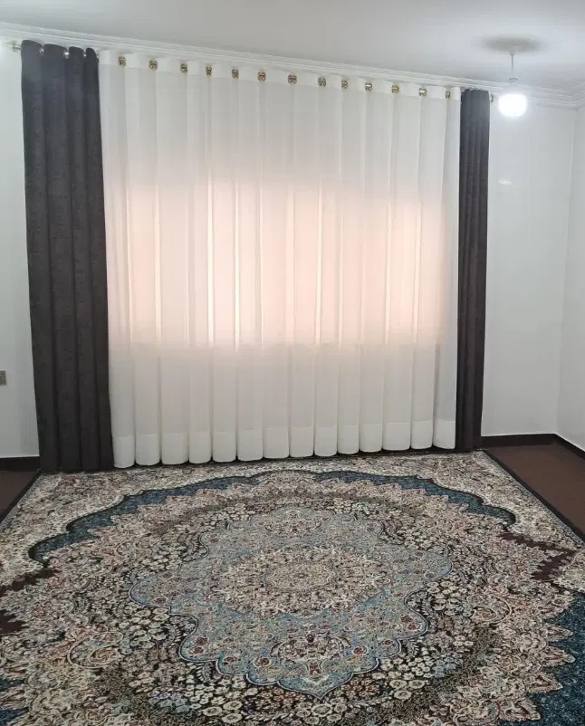اقامتگاه نوساز دوخوابه نزدیک به بازار