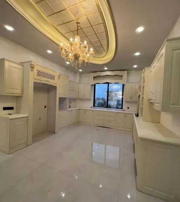 عمارت مجلل۷۰۰متری۸۰۰بناآسانسوراستخرسوناجکوزی