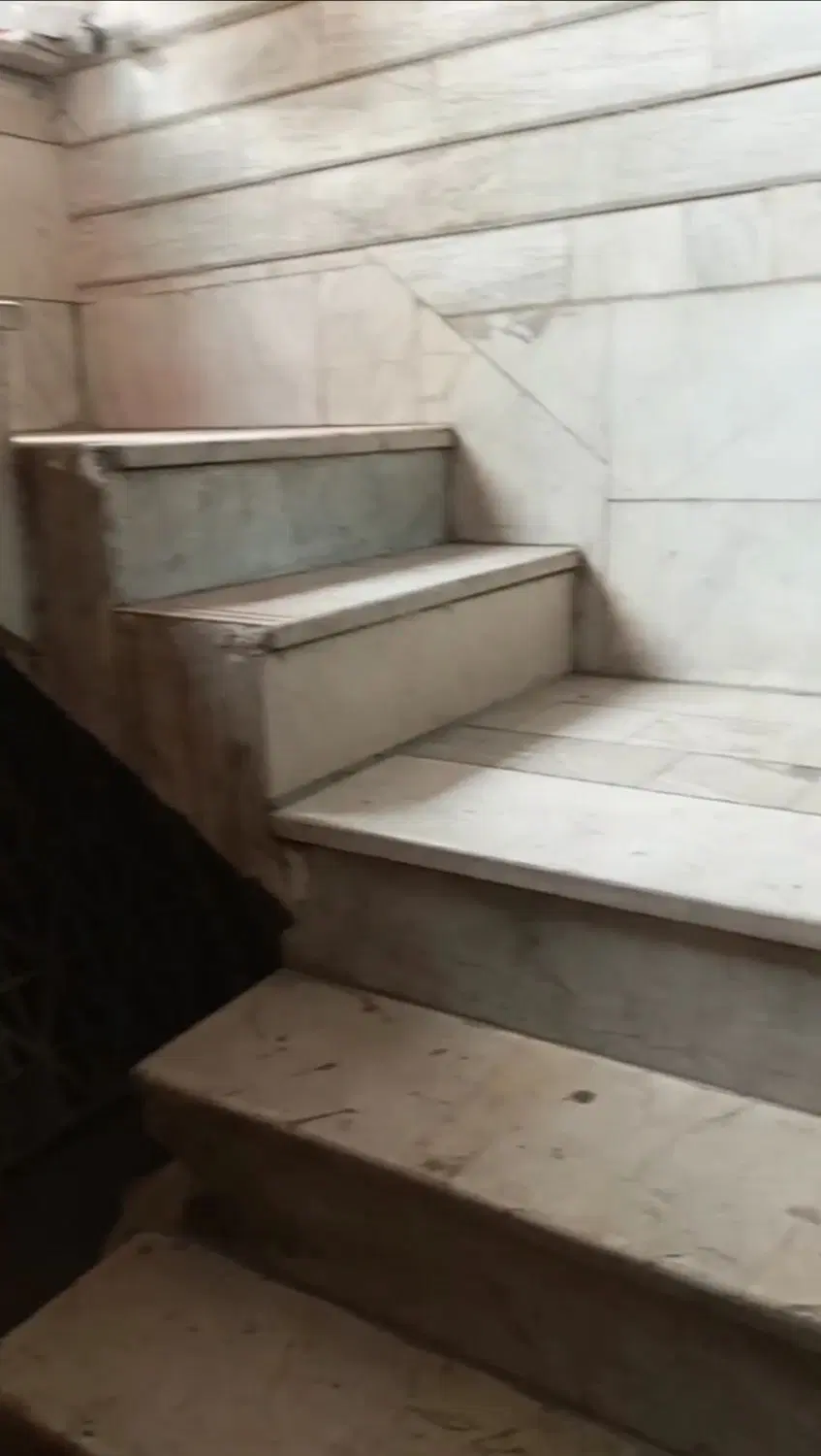 مغازه ۷۰ متری خیابان قائمیه
