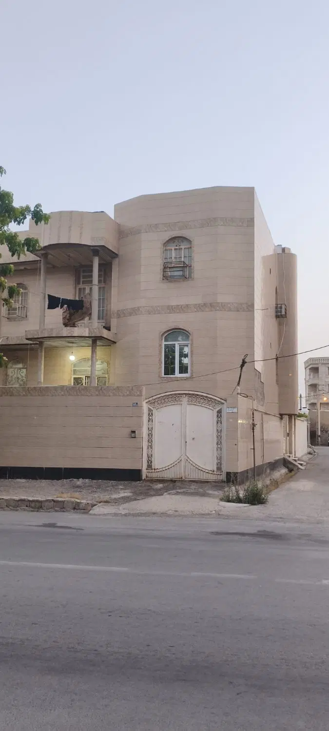 خونه دو طبقه