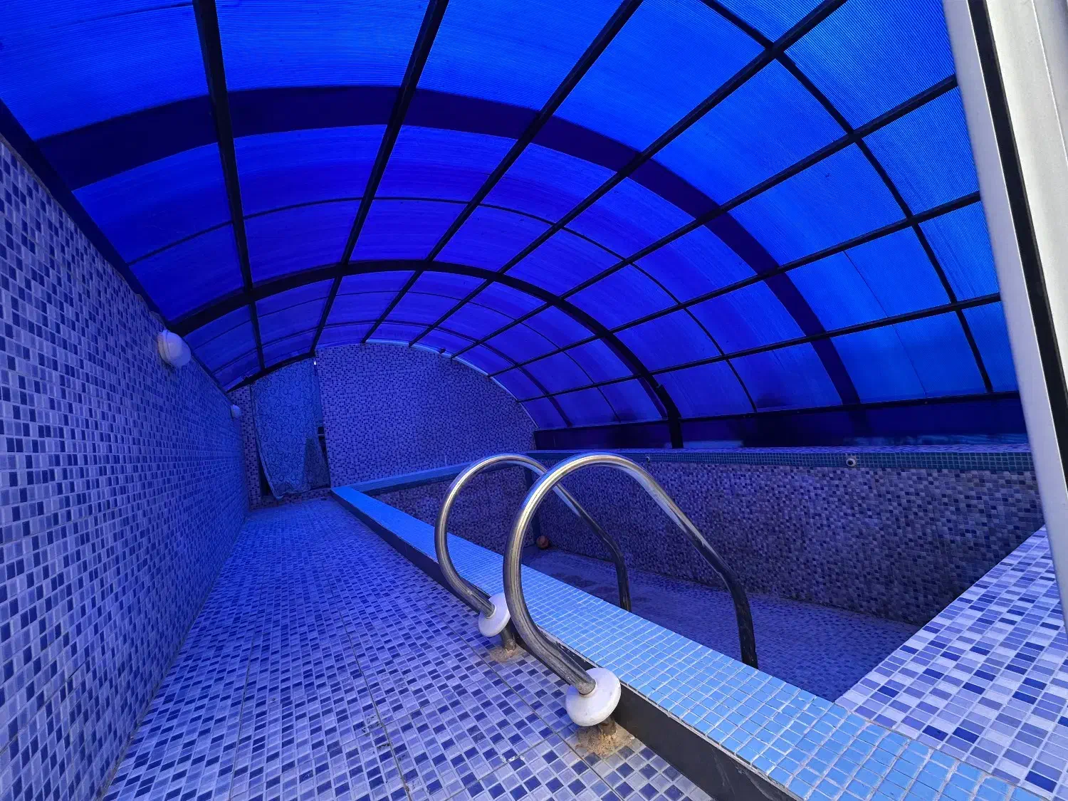 ویلای استخر دار شهرکی نزدیک شهر رشت و فومن