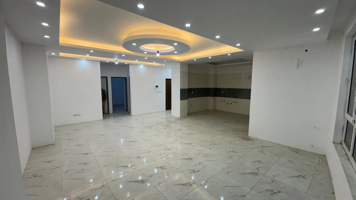 105 متر آپارتمان تک واحدی فروشی