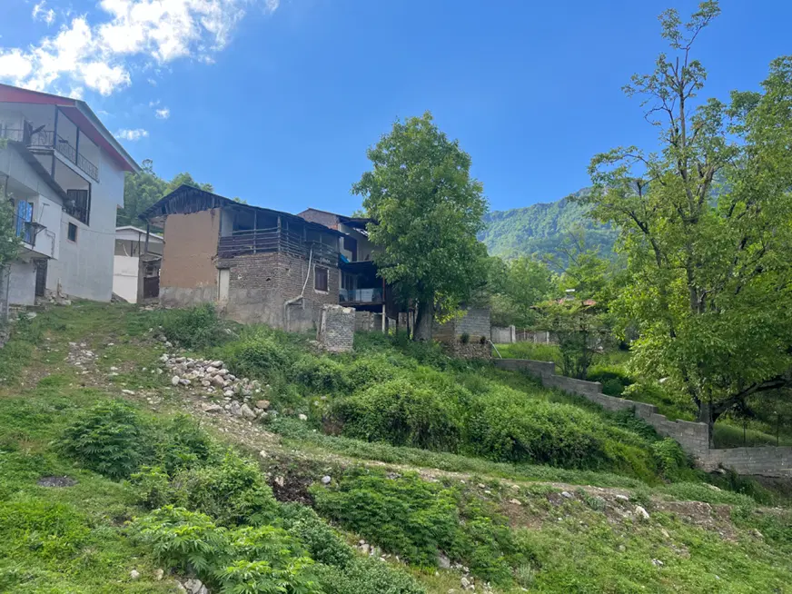 ۳۰۰ متر زمین روستای ماهیان (مایان)