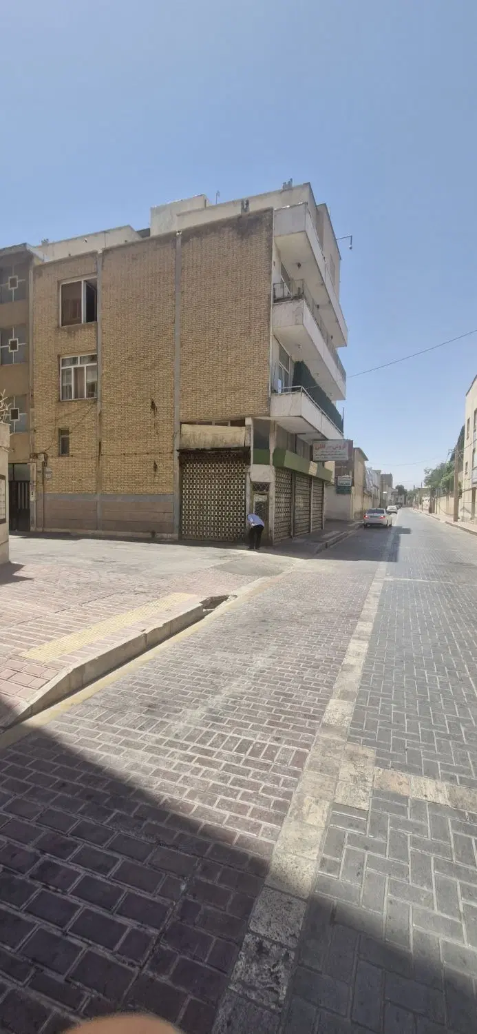 اجاره مغازه ۱۲۰ متری با ارتفاع ۴_۵ متر