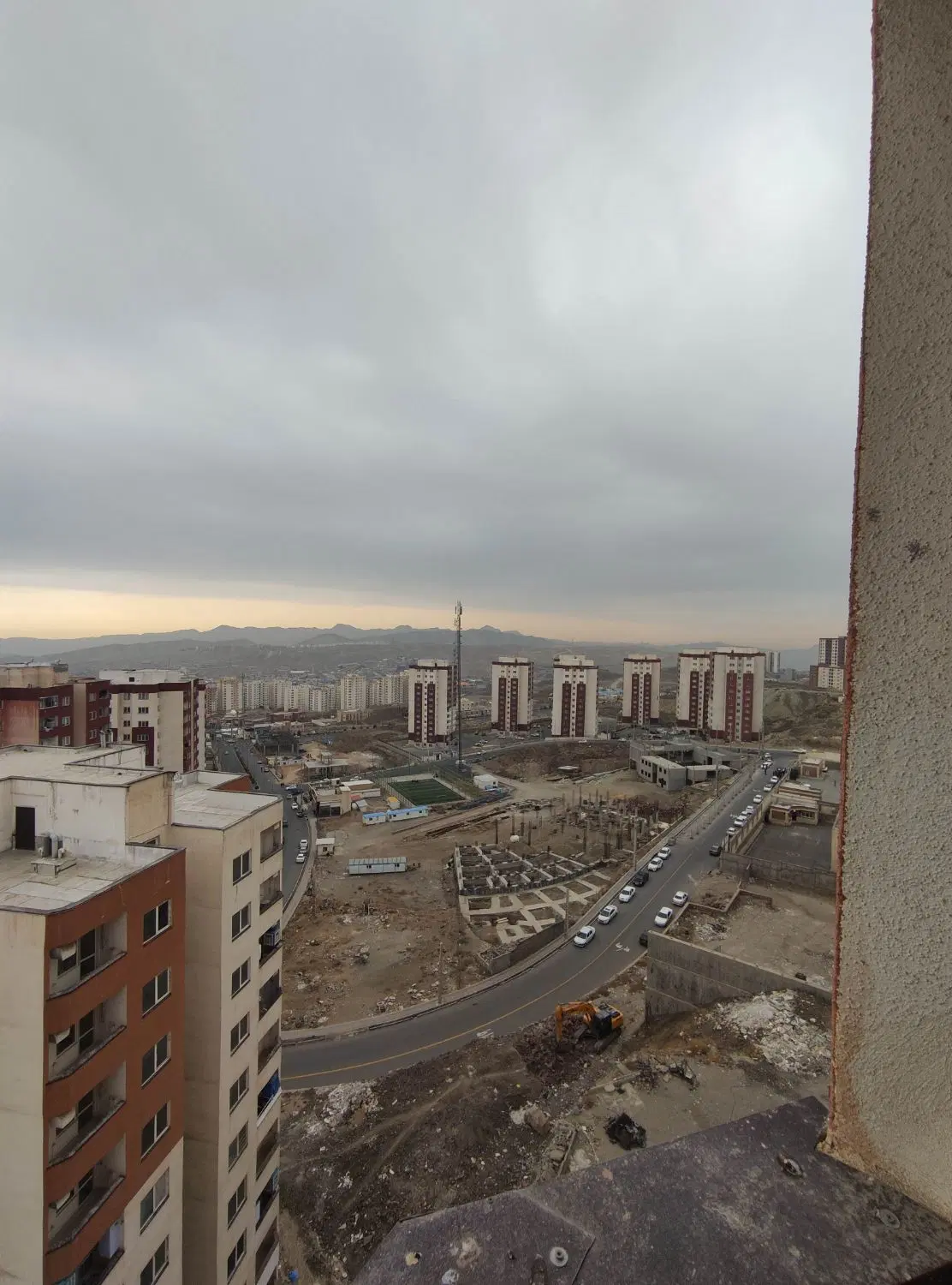 فاز ۵ طبقه ۱۲ جنوبی ( بر بلوار مولانا)