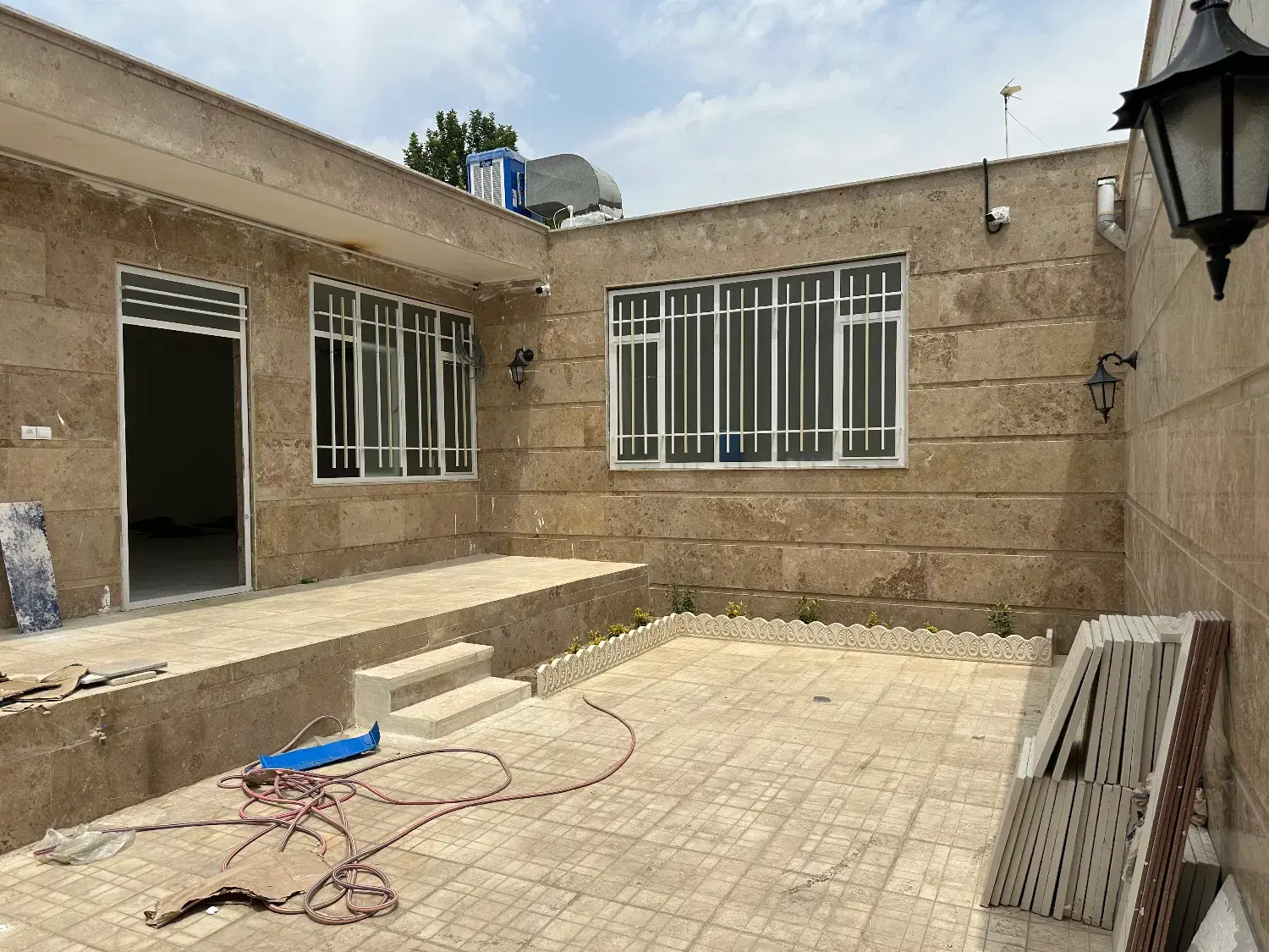 ۲۵۰متر خونه بازسازی شده بامغازه تجاری بحر گازطاهری