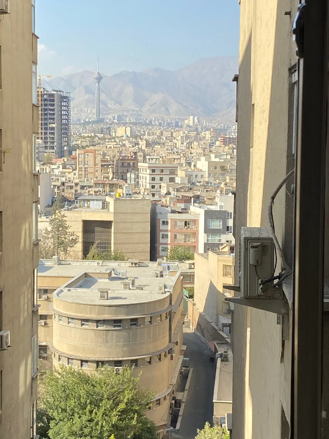 آپارتمان اداری۹۳ متری در برج کاوه  پ دندانپزشکی