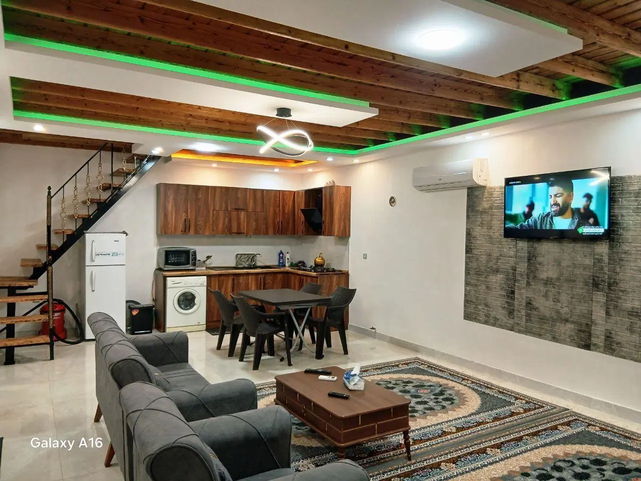 ویلایی دربست استخردار