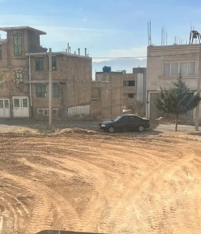 زمین مسکونی درب از حیاط فاز ۲
