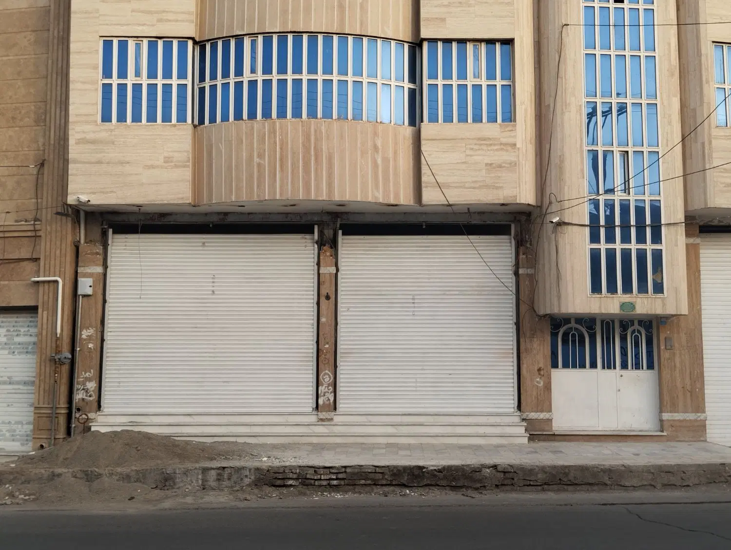 یکباب مغازه تجاری