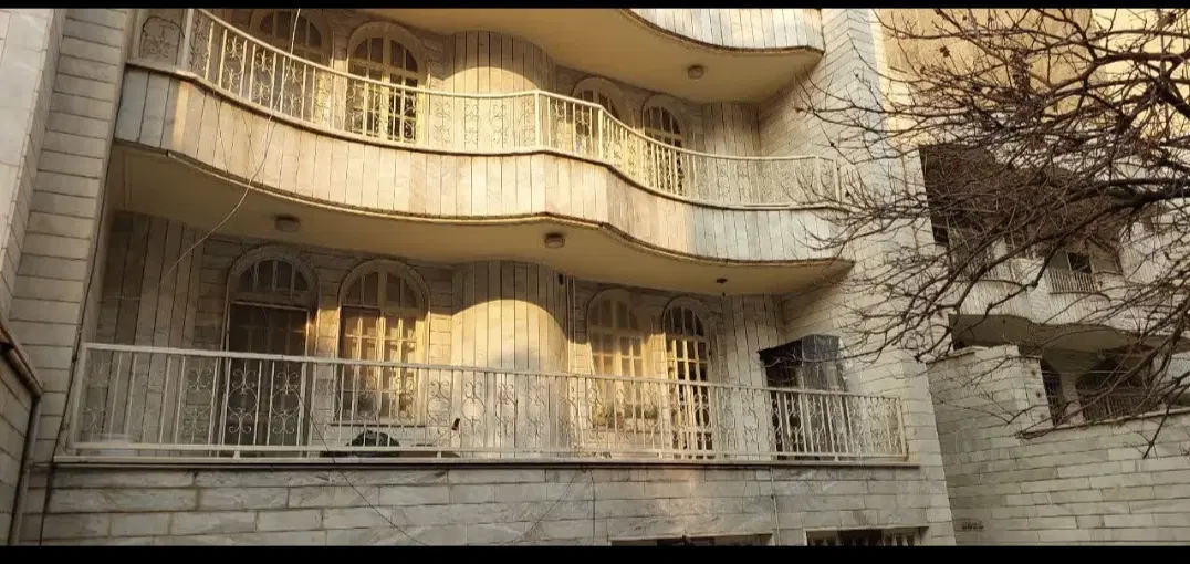ملک 300 متری تهران پارس غربی