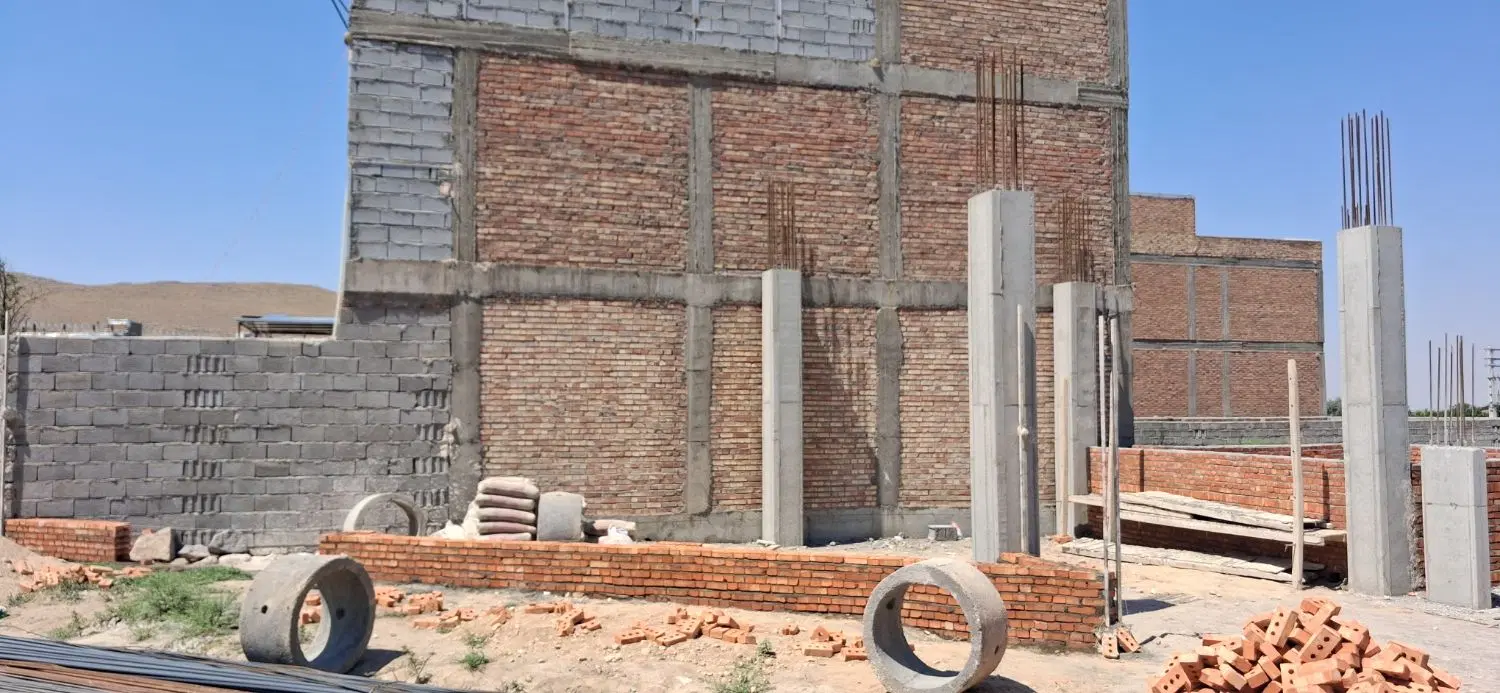 قطعه مسکونی نیم ساخت به متراژ ۱۳۲ متر