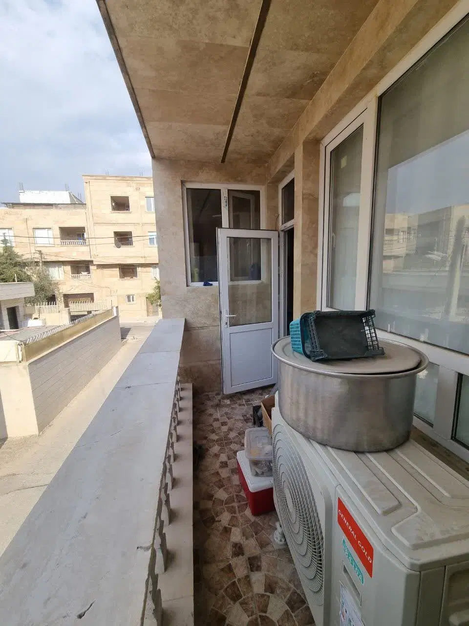 اجاره ی خانه ی ویلایی آپارتمانی