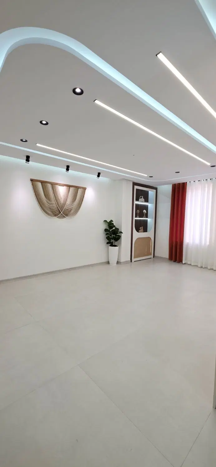 46 متر رو به نما پارکینگ سندی