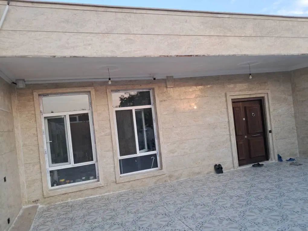 ۱۳۰۰متر ویلا قابل سکونت لوکیشن فوق العاده