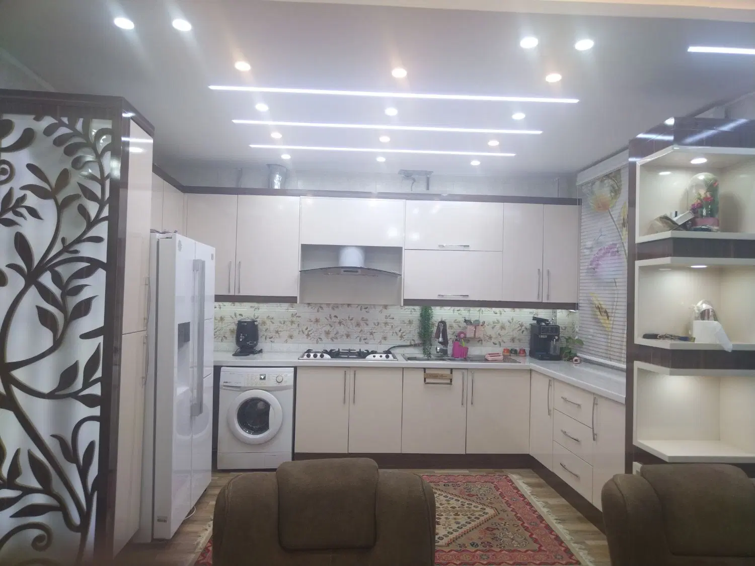 خانه یک طبقه رو پیلوت