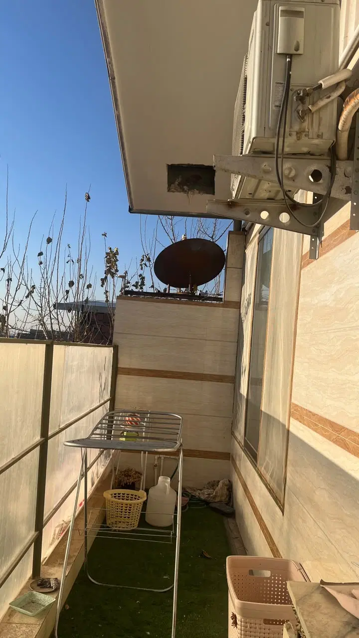 خانه دو واحدی هست همکف وبالا ویلایی