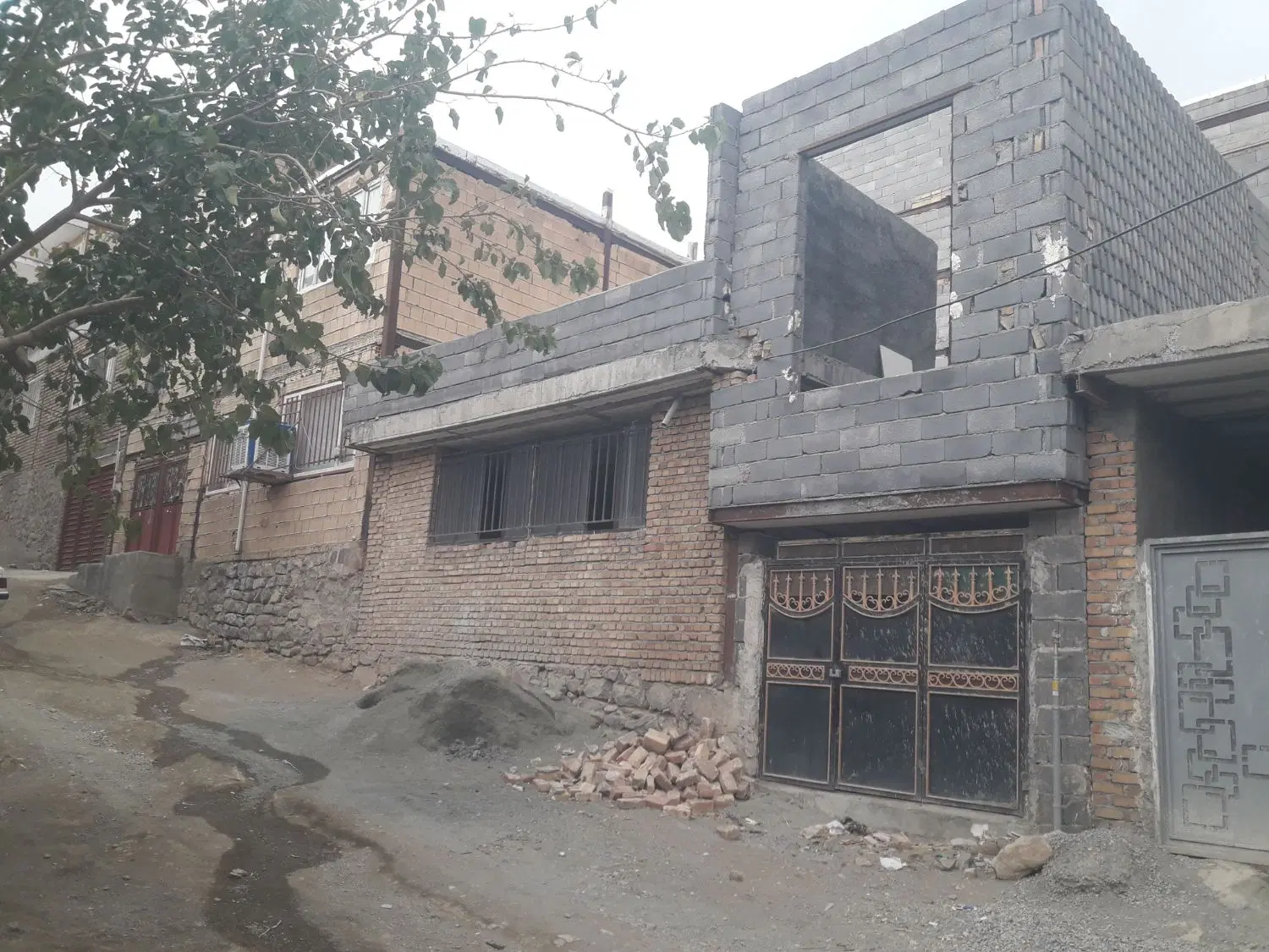 خانه نیمه کاره100متری ملکی