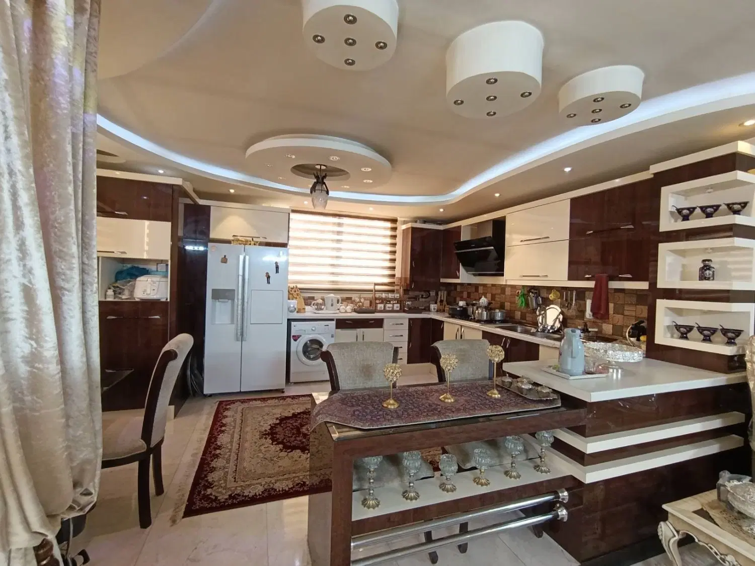 اپارتمان 108 متر دو خواب دو طرف نور