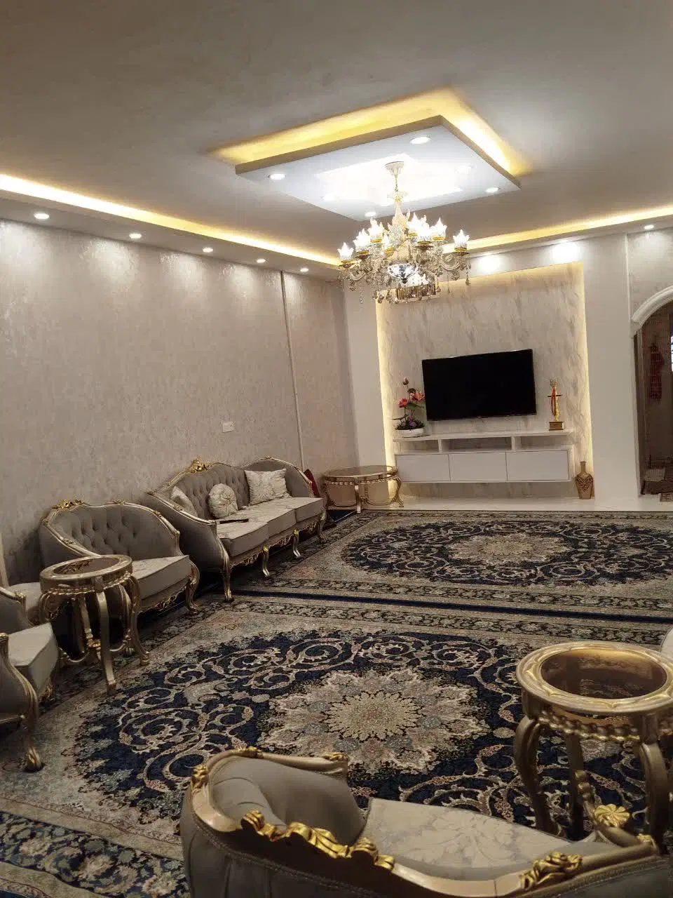 آپارتمان شیک وتمیز