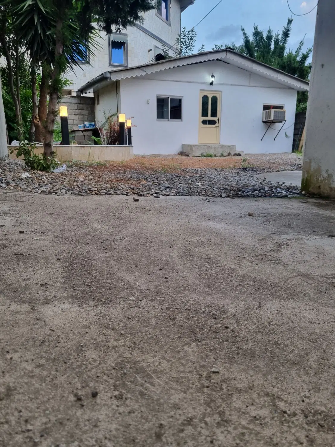 اجاره روزانه سوئیت ۱خوابه چمخاله جنب میدان