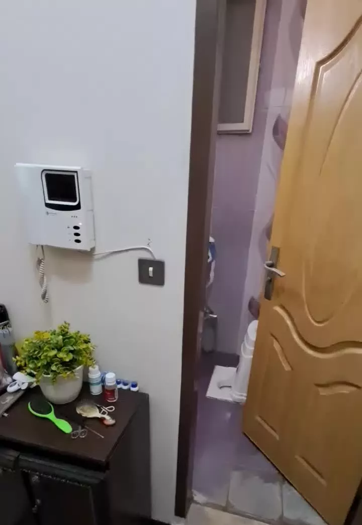 بلوارشهدا ۷۰ متر ۲ خواب طبقه اول  پارکینگ و انباری