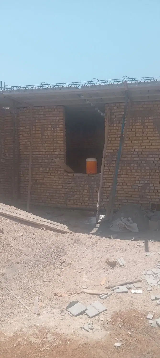 خانه‌نیمه‌کاره‌ویس