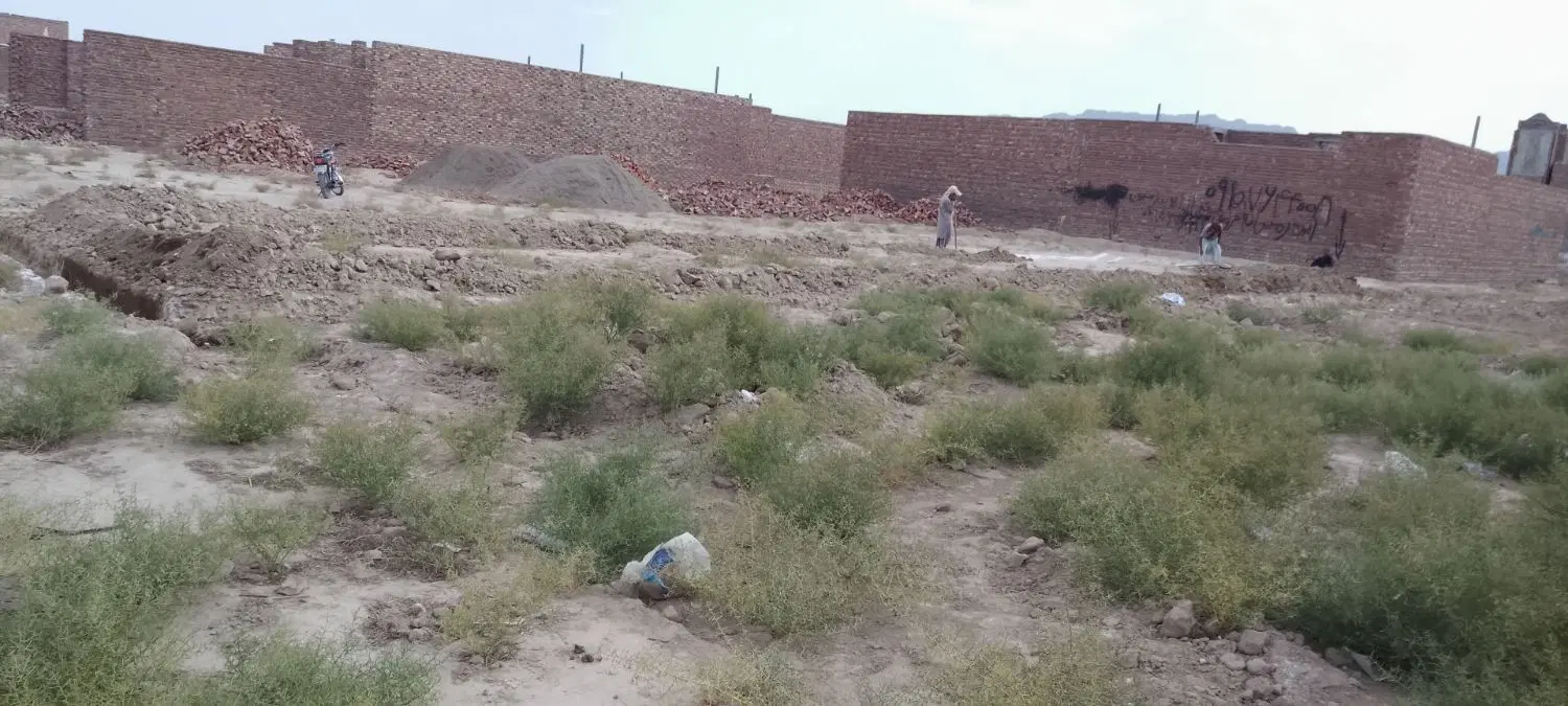 زمین در بهترین جای خاش