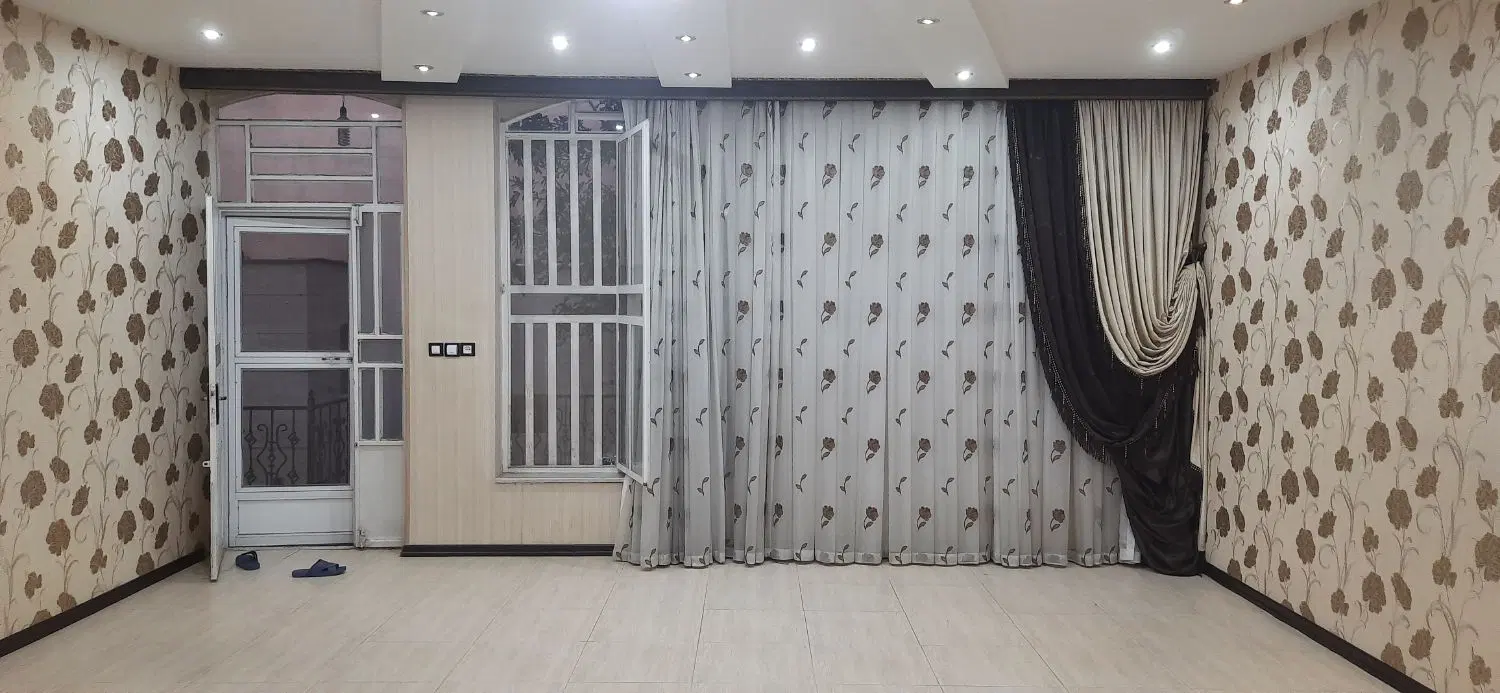 ۲۰۰متری ویلایی یک طبقه دربست