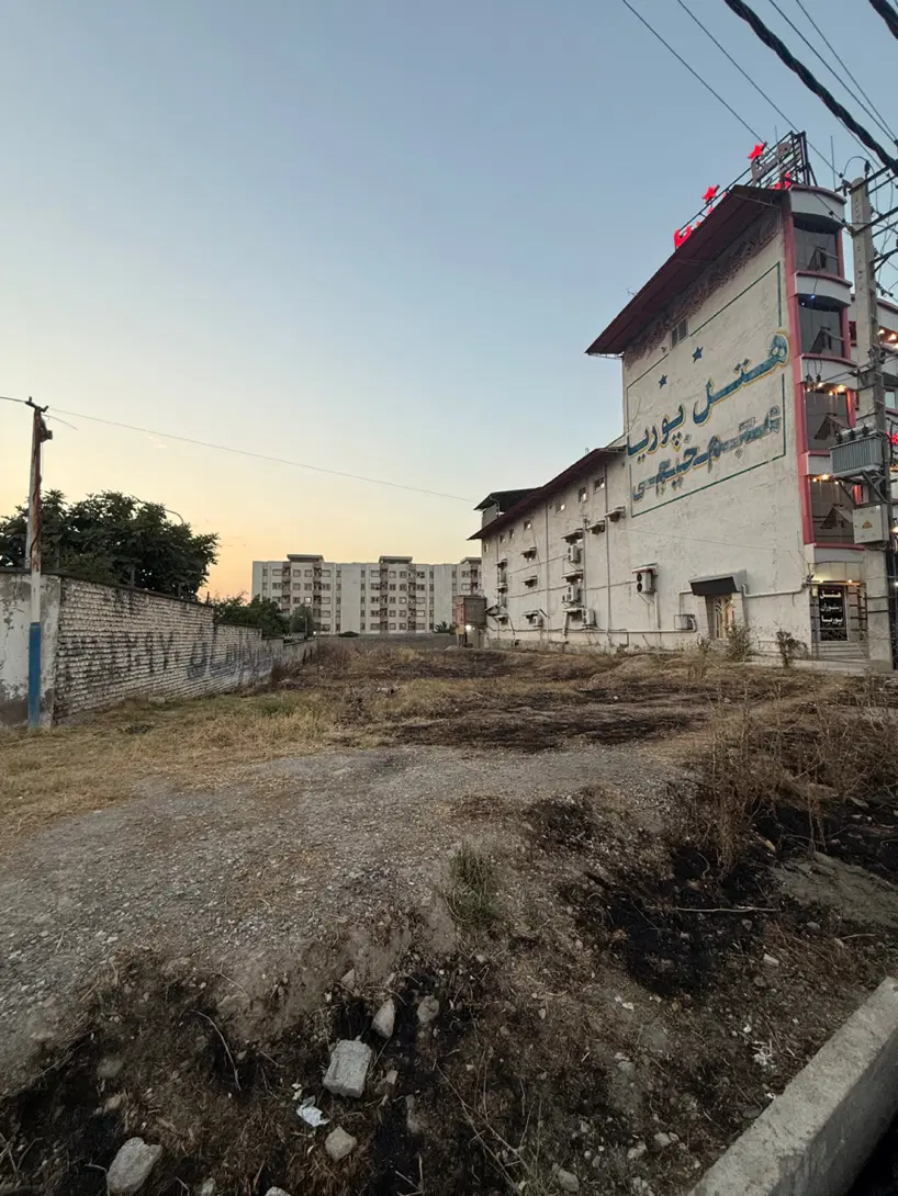 زمین فروشی
