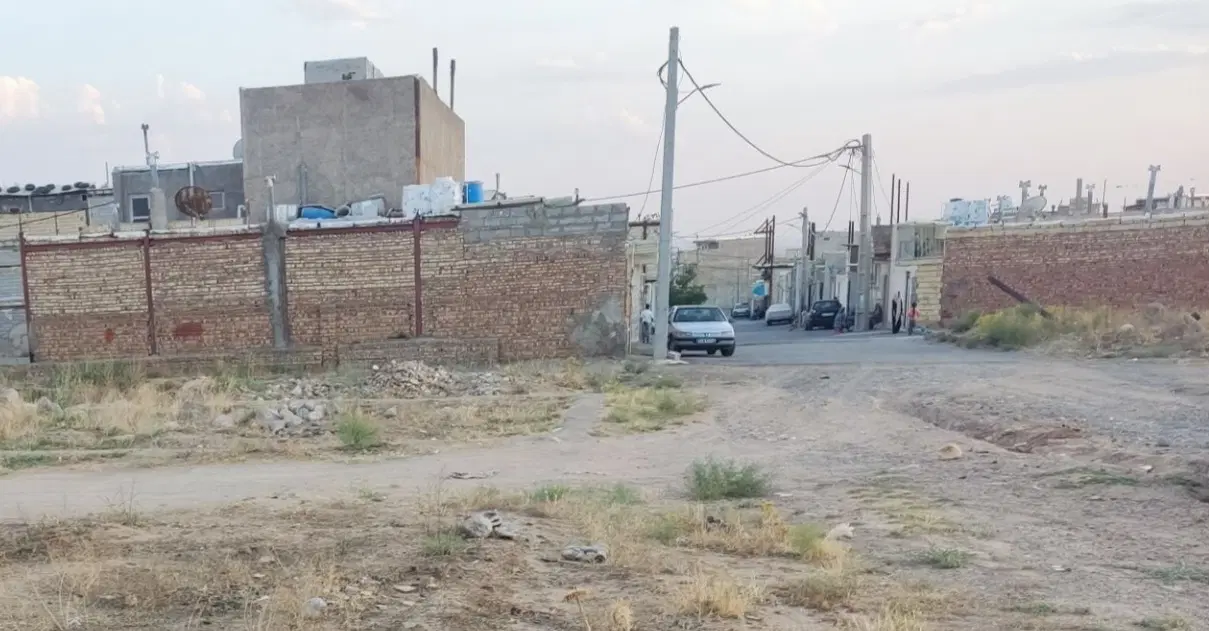 زمین در اناخاتون