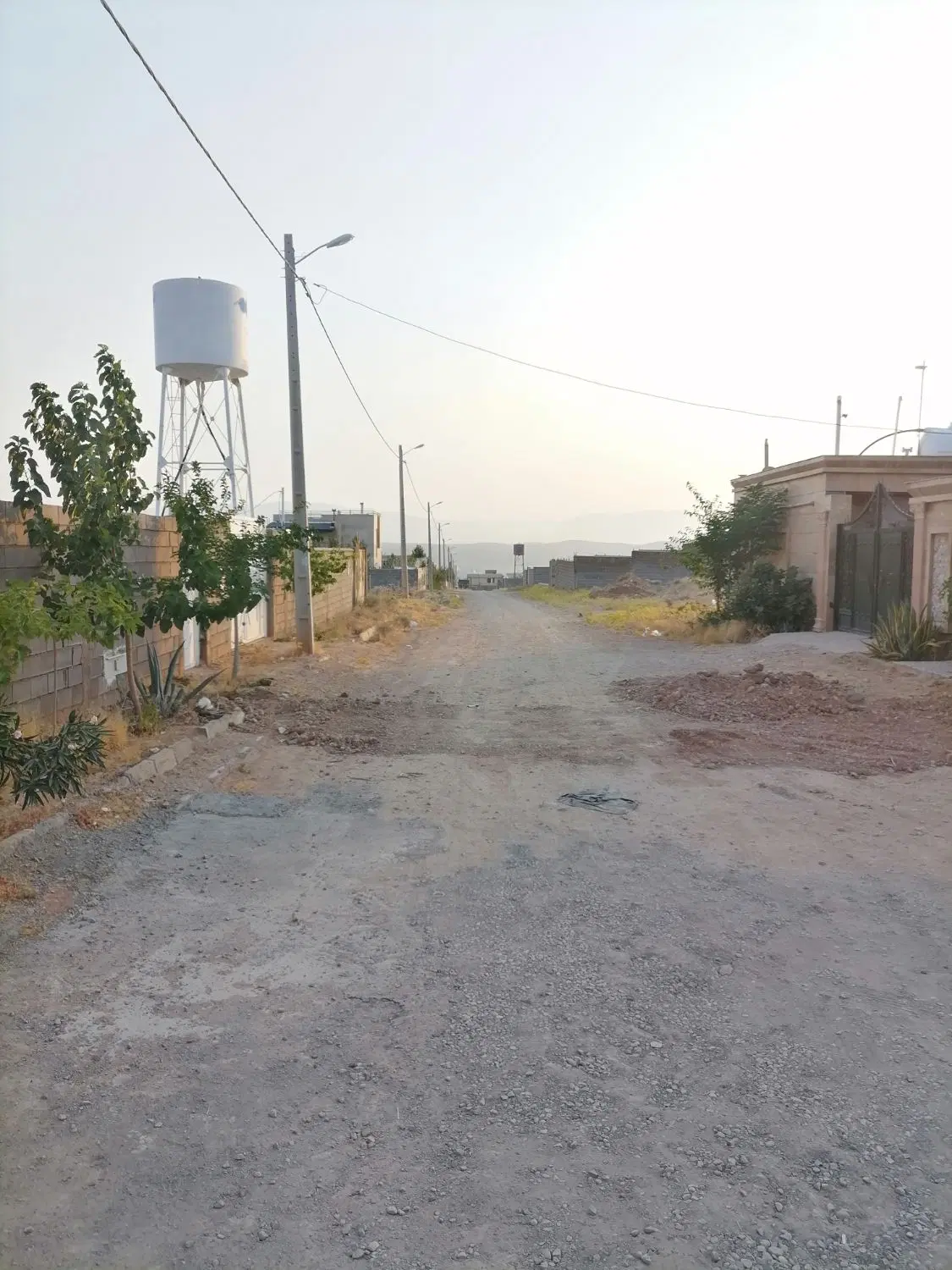 باغشهر اهل‌بیت درب حیاط