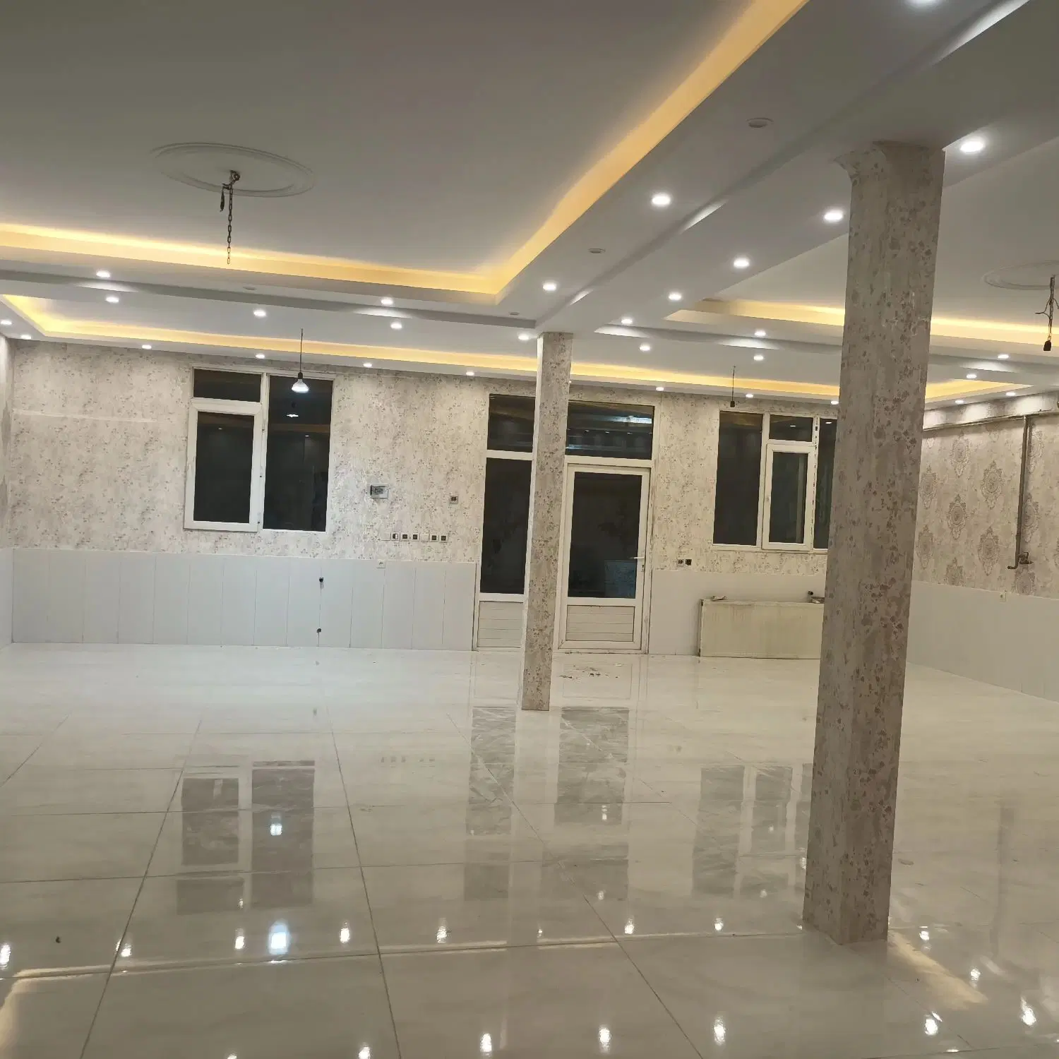 اجاره یک واحد حیا ط مستقل ۲۵۰ متر