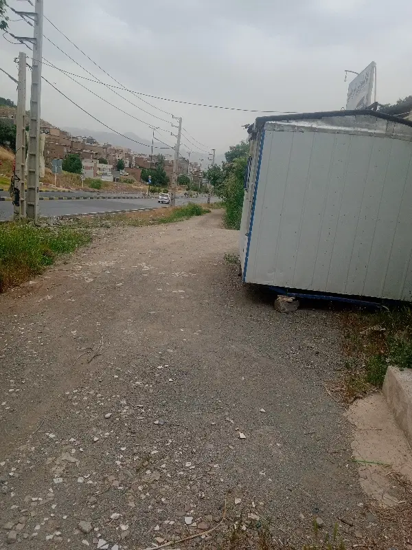 اجاره کانکس دارای آب و برق و گاز روی بلوار کردستان