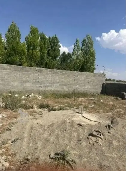فروش ۴۳۰ متر زمین چهار دیواری چهارباغ با سند