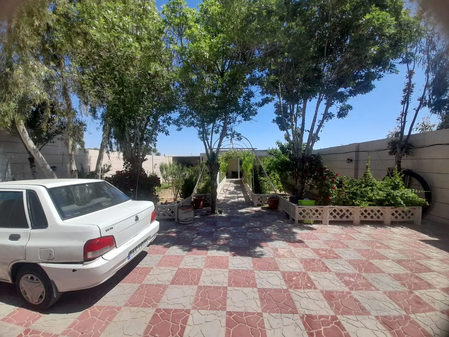 خانه باغ ویلایی داخل بافت روستا ۵۰۰متری فول